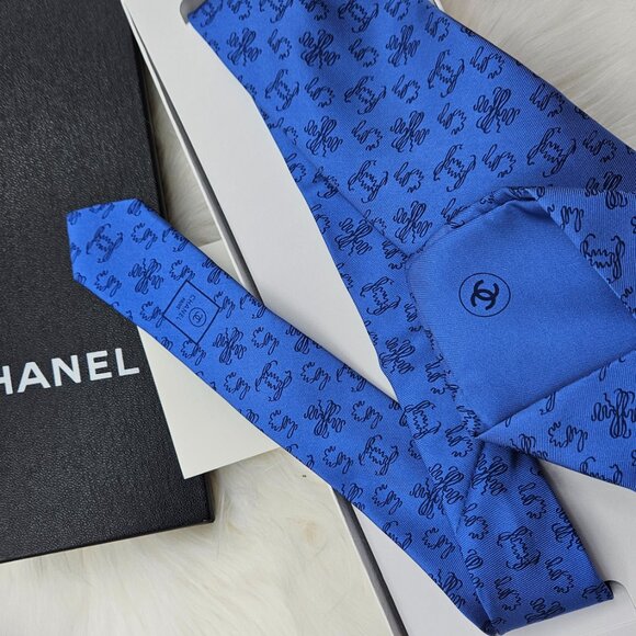 Chanel Blue Necktie 💯% SILK - Picture 6 of 10
